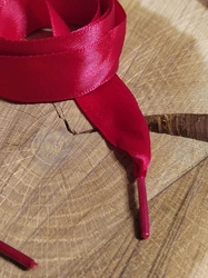 Saténové tkaničky do bot, tenisek a mikin délka 110 cm červená