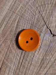 Dřevěný dekorační knoflík 20 mm oranžový