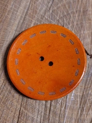 Dřevěný dekorační knoflík průměr 45 mm oranžová