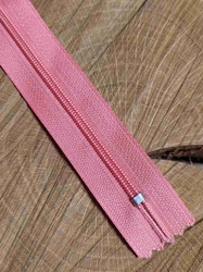 Spirálový zip šíře 3 mm délka 18 cm lososová