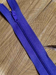 Spirálový zip šíře 3 mm délka 18 cm fialová