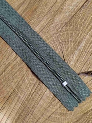 Spirálový zip šíře 3 mm délka 18 cm zelená khaki